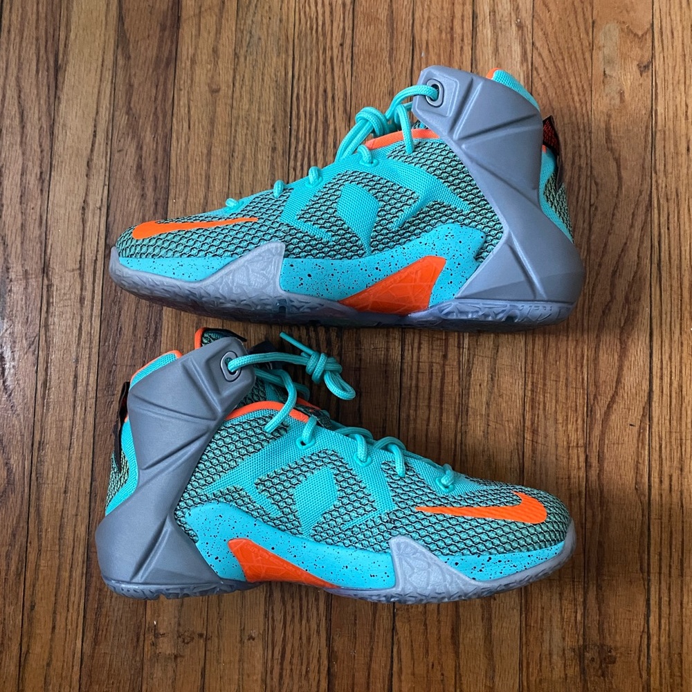 Lebron 12 - Picture 2 of 7